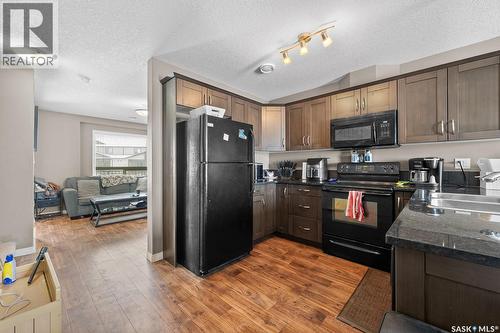 411 3826 Dewdney Avenue E, Regina, SK - Indoor Photo Showing Kitchen