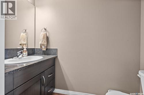 411 3826 Dewdney Avenue E, Regina, SK - Indoor Photo Showing Bathroom