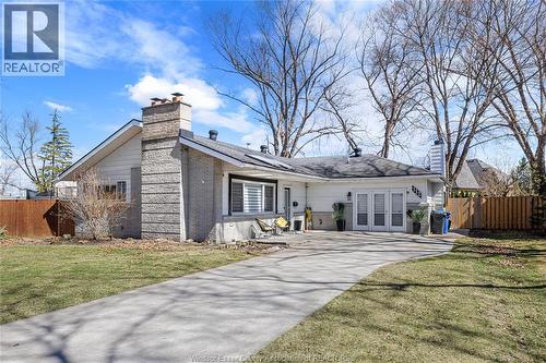 112 CLOVELLY ROAD  Tecumseh, ON N8N 1G1
