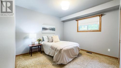 10 Bissett Court, Goderich (Goderich (Town)), ON - Indoor Photo Showing Bedroom