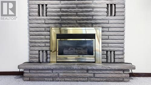 10 Bissett Court, Goderich (Goderich (Town)), ON - Indoor With Fireplace