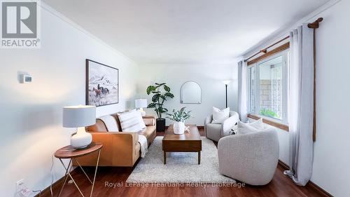 10 Bissett Court, Goderich (Goderich (Town)), ON - Indoor Photo Showing Living Room