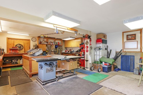 3882 Wavecrest Rd, Campbell River, BC 