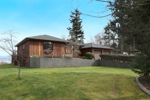 3882 Wavecrest Rd, Campbell River, BC 