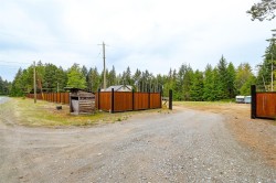 285 Polegate Rd Qualicum Beach, BC V9K 1Y9