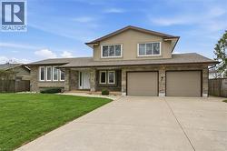 7 KENMORE Crescent St. Catharines, ON L2N 4S4