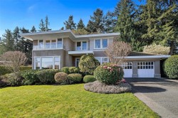 805 Del Monte Lane Saanich, BC V8Y 3H2
