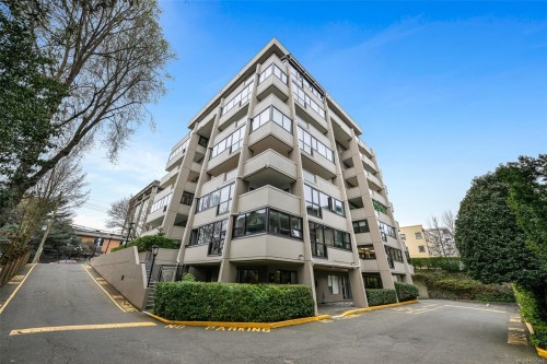 805-819 Burdett Ave  Victoria, BC V8W 1B3