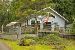 568 Bayview Dr Mayne Island, BC V0N 2J1