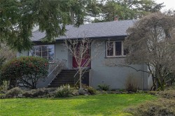 2015 Runnymede Ave Oak Bay, BC V8S 2V5