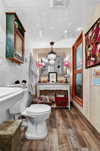 2470 North End Rd, Salt Spring, BC 