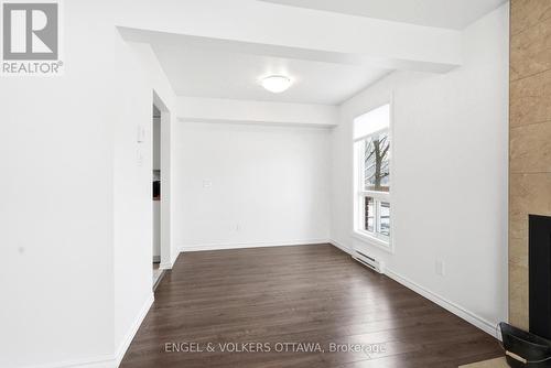 311 Presland Road, Ottawa, ON - Indoor Photo Showing Other Room