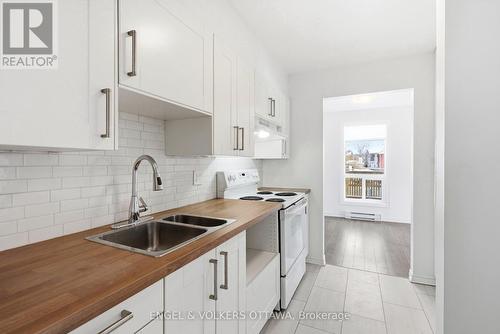 311 Presland Road, Ottawa, ON - Indoor Photo Showing Kitchen With Double Sink