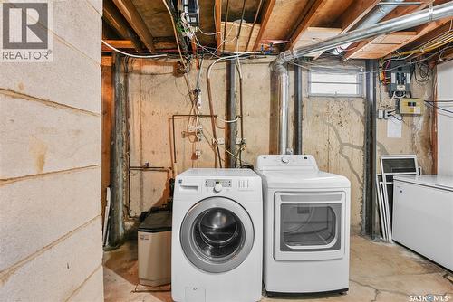60 Empress Drive, Regina, SK - Indoor Photo Showing Laundry Room