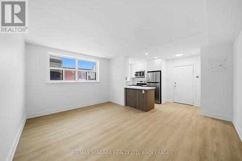 UNIT B - 993 O'CONNOR DRIVE , Toronto (O'Connor-Parkview), Ontario M4B 2T1 3