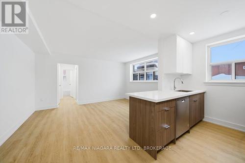 UNIT A - 993 O'CONNOR DRIVE , Toronto (O'Connor-Parkview), Ontario M4B 2T1 3