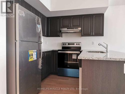 2565 Mojave Path, Oshawa, ON - Indoor Photo Showing Kitchen