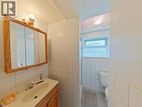 3284 Cariboo Ave, Powell River, BC - Indoor Photo Showing Bathroom