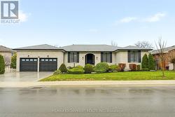 43 MAPLE DRIVE  Hamilton, ON L8G 3C4