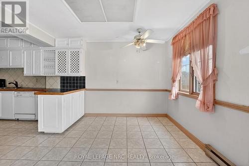 227 Cumberland Avenue, Hamilton, ON - Indoor Photo Showing Kitchen