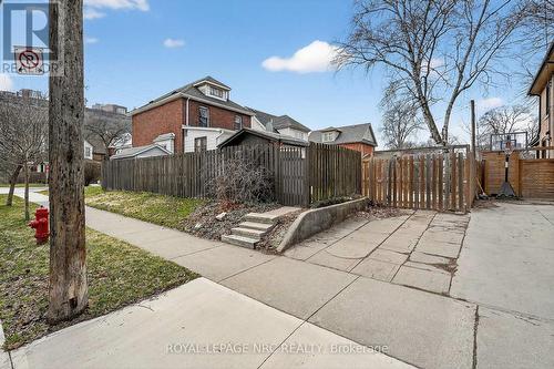 227 Cumberland Avenue, Hamilton, ON - Outdoor