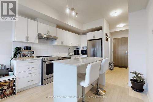 207 - 8960 Jane Street, Vaughan, ON - Indoor Photo Showing Kitchen With Upgraded Kitchen