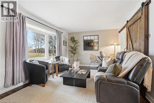 65 Rolston Drive, Hamilton, ON - Indoor Photo Showing Living Room