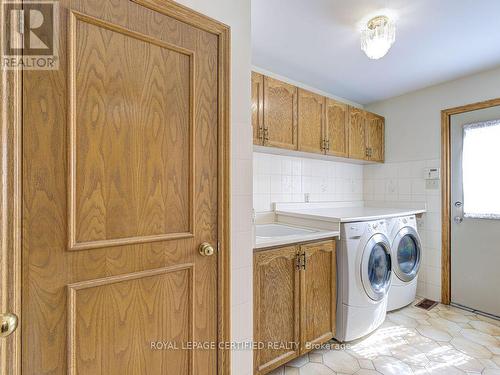 4261 Capilano Court, Mississauga, ON - Indoor Photo Showing Laundry Room