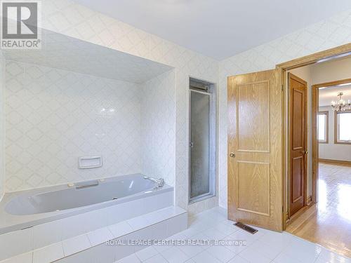 4261 Capilano Court, Mississauga, ON - Indoor Photo Showing Bathroom