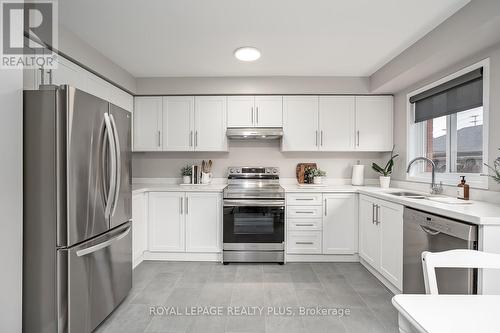 5887 Shelford Terrace, Mississauga, ON - Indoor Photo Showing Kitchen With Stainless Steel Kitchen With Double Sink