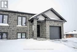 238 EAST RIDGE DRIVE Cornwall, ON K6H 7N2