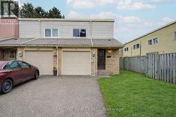 81 ELSA VINE WAY Toronto, ON M2J 4H8
