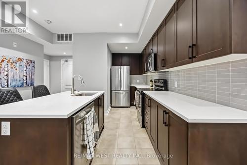 32 - 3905 Major Mackenzie Drive, Vaughan, ON - Indoor Photo Showing Kitchen With Stainless Steel Kitchen With Upgraded Kitchen