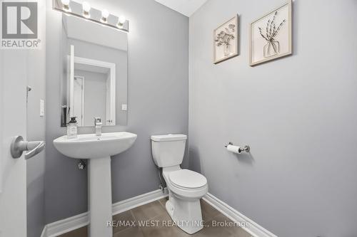 32 - 3905 Major Mackenzie Drive, Vaughan, ON - Indoor Photo Showing Bathroom