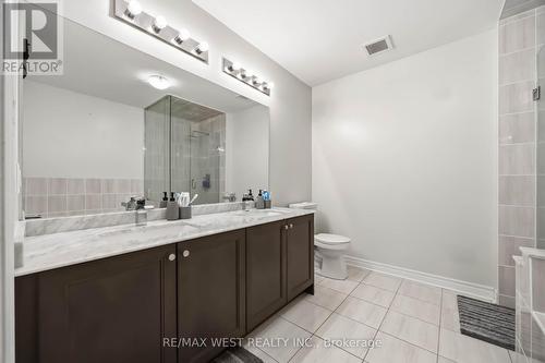 32 - 3905 Major Mackenzie Drive, Vaughan, ON - Indoor Photo Showing Bathroom