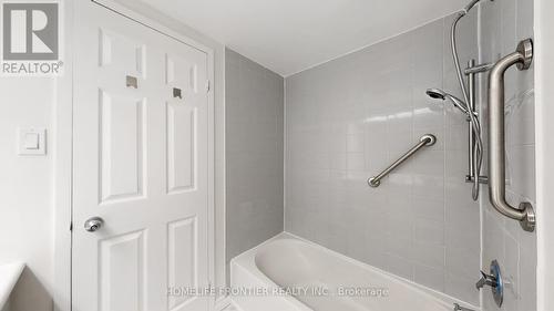 306 - 9 Chalmers Road, Richmond Hill, ON - Indoor Photo Showing Bathroom