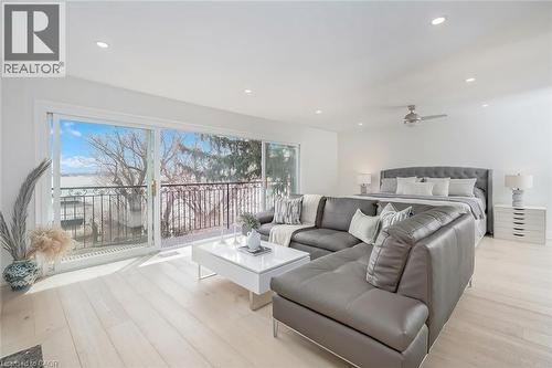 Bedroom featuring light wood finished floors and recessed lighting - 624 North Shore Boulevard E, Burlington, ON - Indoor Photo Showing Living Room
