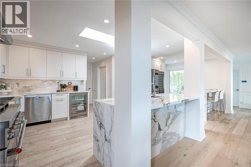 624 North Shore Boulevard E, Burlington, ON - Indoor Photo Showing Kitchen With Upgraded Kitchen