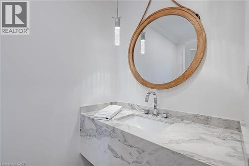 624 North Shore Boulevard E, Burlington, ON - Indoor Photo Showing Bathroom