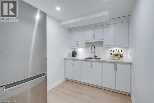 624 North Shore Boulevard E, Burlington, ON - Indoor Photo Showing Kitchen
