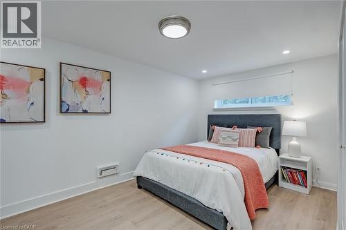 624 North Shore Boulevard E, Burlington, ON - Indoor Photo Showing Bedroom