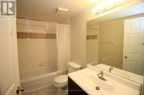 305 - 155 Kent Street, London East (East F), ON - Indoor Photo Showing Bathroom