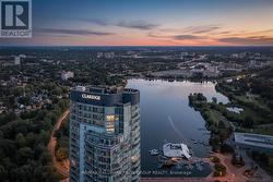 3907 - 805 CARLING AVENUE  Ottawa, ON K1S 5W9