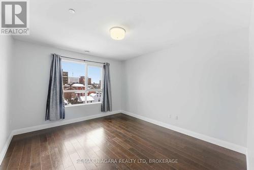 404 - 26 Wellington Street, St. Catharines (Downtown), ON - Indoor Photo Showing Other Room