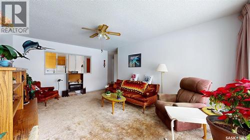 28 Matheson Crescent, Regina, SK - Indoor Photo Showing Living Room