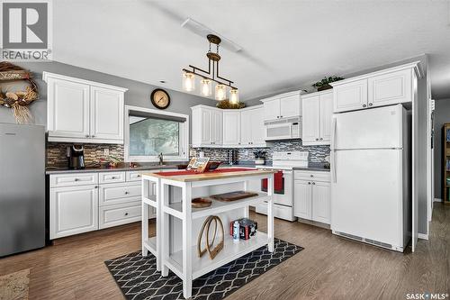 367 Daniel Drive, North Grove, SK - Indoor Photo Showing Kitchen