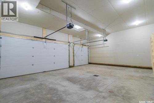 150 Mazurek Crescent, Saskatoon, SK - Indoor Photo Showing Garage