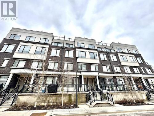 83 - 400 ALEX GARDNER CIRCLE  Aurora, ON L4G 3G5