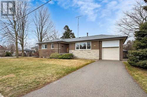 188 MAPLE AVENUE  Richmond Hill, ON L4C 2J1