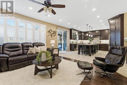 356 Falling Green Crescent, Kitchener, ON - Indoor Photo Showing Living Room